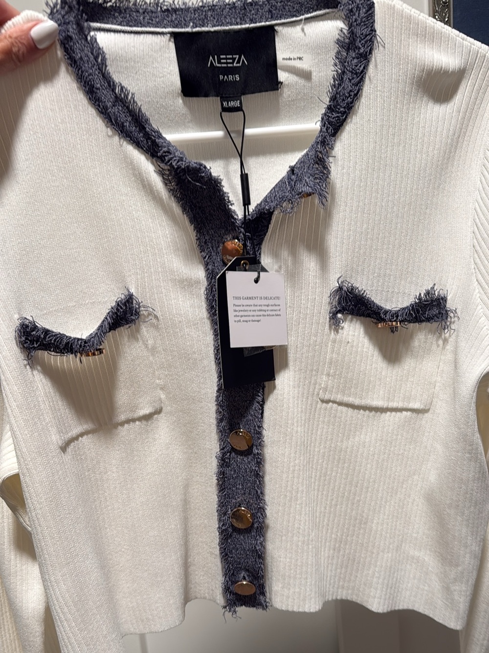 ❌❌SOLD❌❌Aleeza Paris Ivory Knit Cardigan with Navy Trim NWT gorgeous - Picture 3 of 8